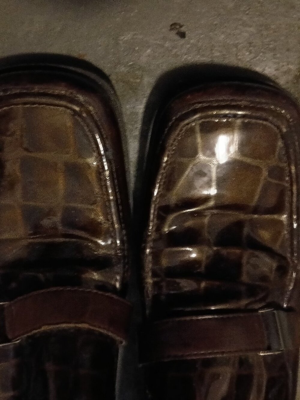 Croco Embossed Heeled Loafer